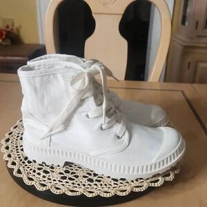 SO combat style white lace up sneakers women's 8.5